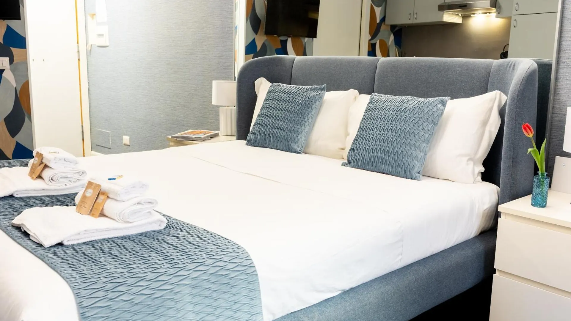 Mb Suites Corso Рим Италия