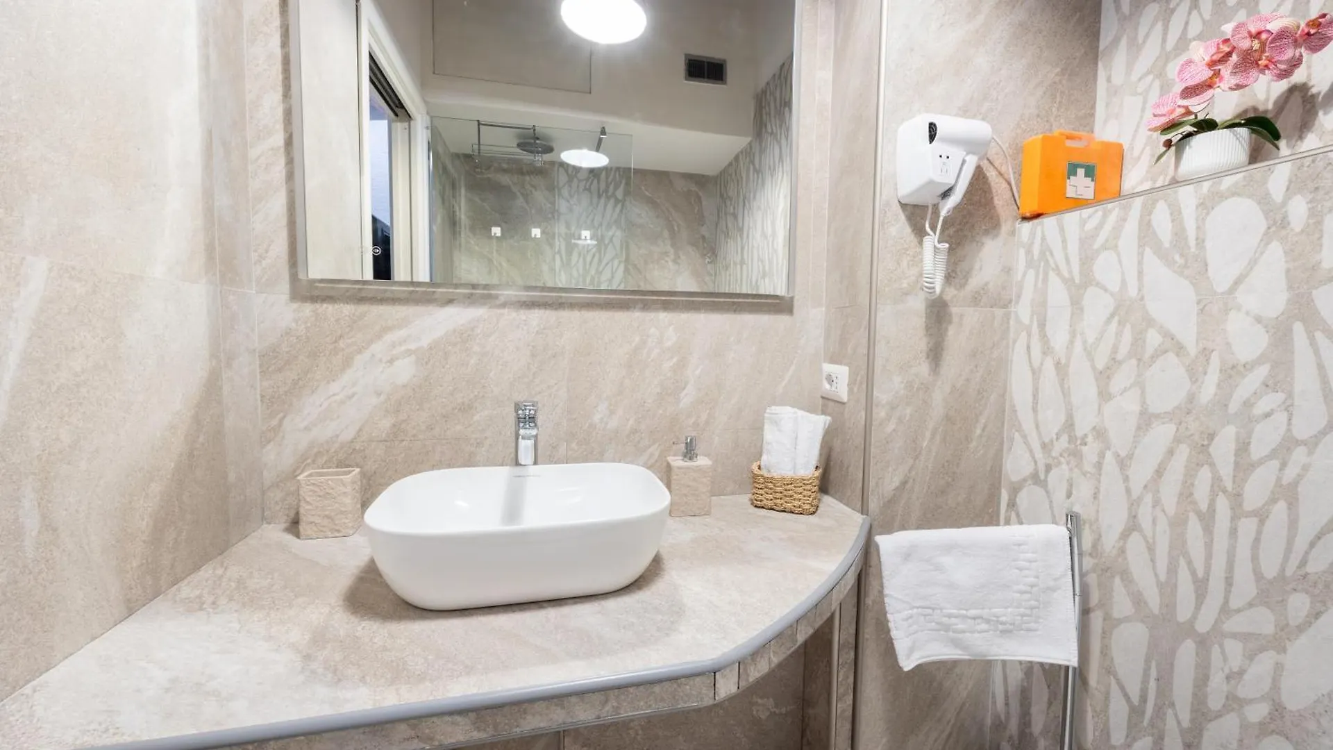 Mb Suites Corso Rome 0*,  Italy